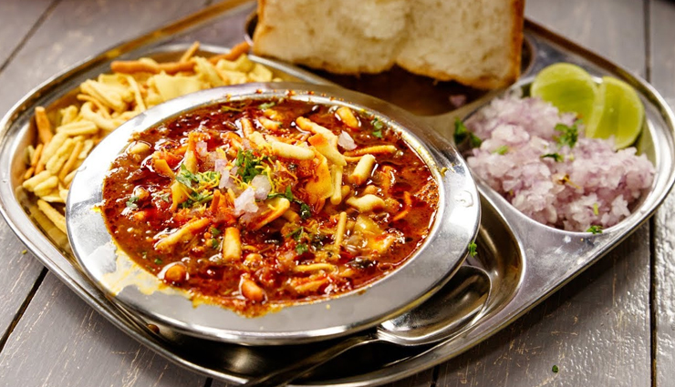 misal pav recipe,recipe,recipe in hindi,special recipe