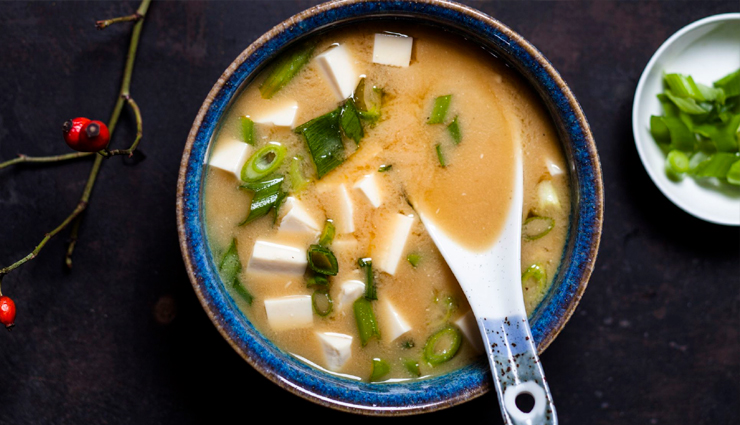 vitamin k,foods rich in vitamin k,vitamin k rich foods,healthy food,spinach,cooked kale,broccoli,collard greens,mustard greens,turnip greens,natto,lamb,Health,Health tips