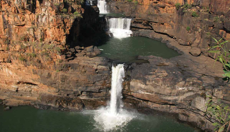 waterfalls in australia,natural waterfalls australia,australian waterfall destinations,closer to nature waterfalls,scenic waterfall spots in australia,immersive nature experiences,best australian waterfall hikes,breathtaking nature getaways,australia stunning waterfall landscapes,unspoiled nature attractions