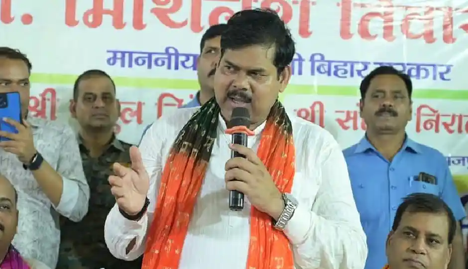 बिहार में फर्जी डिग्री के सहारे नौकरी पाने वाले 3000 से ज्यादा शिक्षकों पर गिरेगी गाज, बर्खास्तगी के साथ वसूला जाएगा वेतन