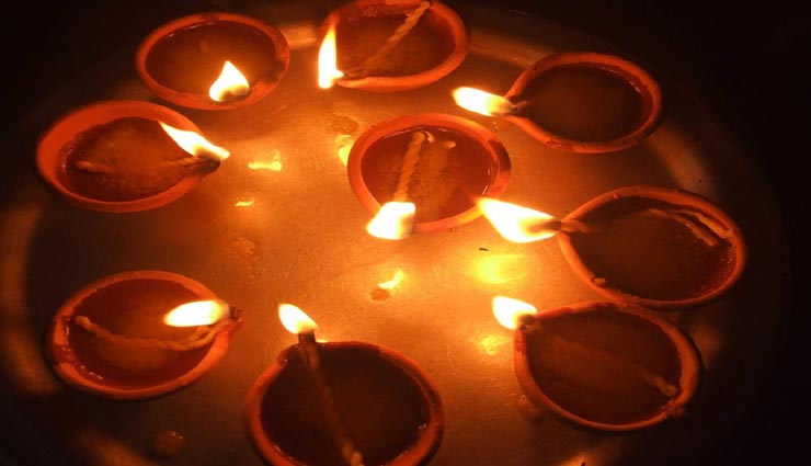 रिश्तों में मिठास लाएगी घर में रखी मिट्टी की ये 4 चीजें vastu tips,vastu tips in hindi,sweetness in relationships,soil things