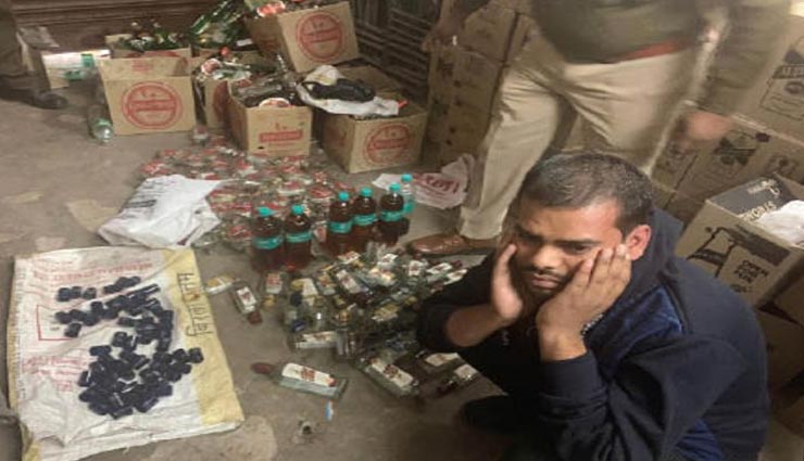 कोटा : आबकारी विभाग ने की शराब की दुकान पर धरपकड, मिलावट करते हुए पकड़ा गया सेल्समैन
