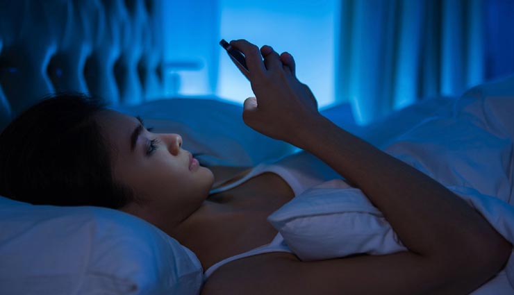 कहीं आपकी नींद के साथ खिलवाड़ तो नहीं कर रही वेब सीरीज!