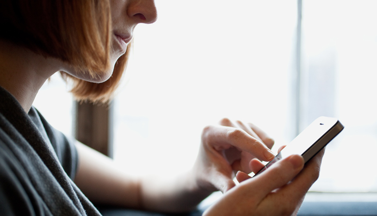 सावधान! कितने सुरक्षित हैं आप मोबाइल के साथ, ये जरूर पढ़ें mobile phones,how safe are your mobile phones,harms of using mobile phones,disadvantages of using mobile phones,mobile phones bursting