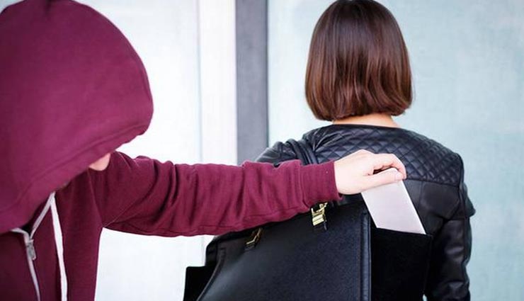 कोटा : बाइक पर सवार होकर आए बदमाश, लूटा घर के बाहर घूम रही महिला का मोबाइल