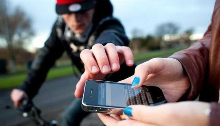 जयपुर : सीसीटीवी फुटेज से पकड़ा गया मोबाइल चोर, दुकान के काउंटर से की थी चोरी