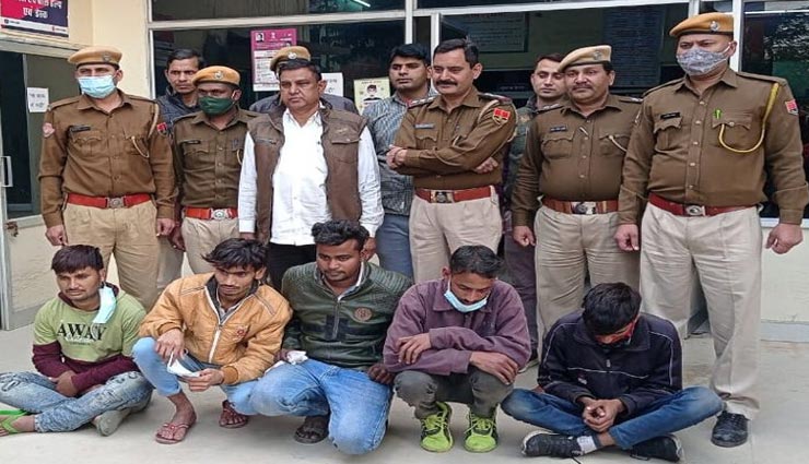 जयपुर : पकड़े गए राहगीरों से लूटपाट करने वाले पांच बदमाश, बरामद किए 33 महंगे मोबाइल
