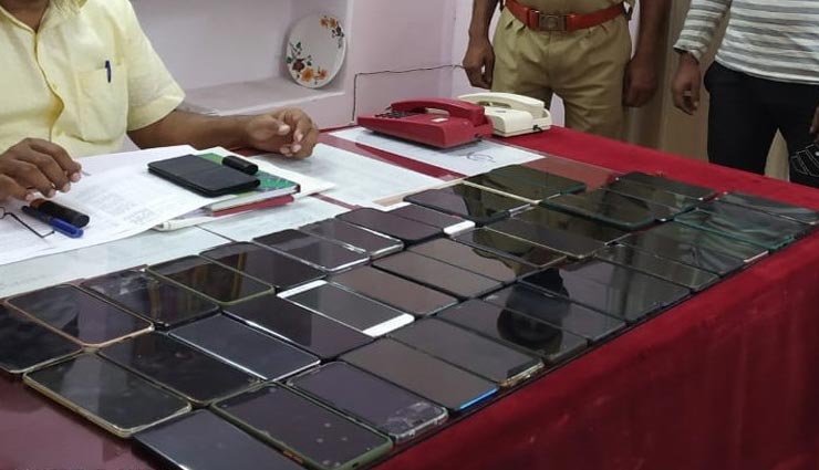 कोटा : पकड़ा गया ट्रेफिक में झपट्टा मार मोबाइल चुराने वाला, बरामद हुए 20 लाख के फोन 