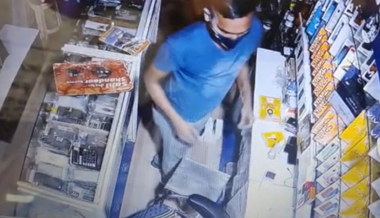 हनुमानगढ़ : लोहे की रॉड से शटर मोड़ दुकान में घुसे चोर, 10 लाख रुपए की कीमत के मोबाइल पार