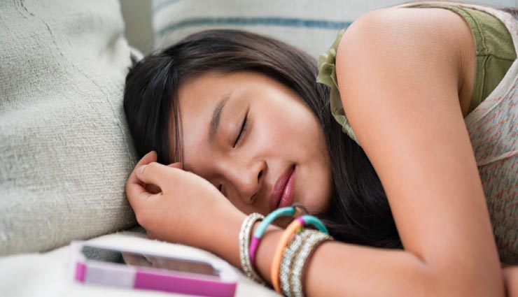 astrology tips,astrology tips in hindi,never keep things at your bedside,bad effect on luck