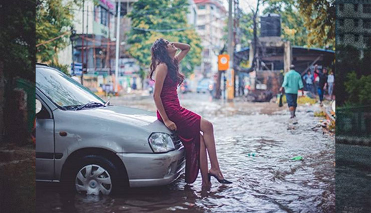patna,flood,model,aditi singh,photo shoot,viral,pictures,viral pics,news,news in hindi