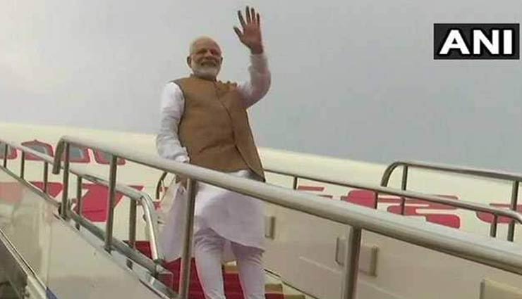 शिवसेना का पीएम मोदी पर कटाक्ष , कहा- वे भगवान विष्णु के अवतार हैं, श्रद्धालुओं को दर्शन देने ... शिवसेना का पीएम मोदी पर कटाक्ष , कहा- वे भगवान विष्णु के अवतार हैं, श्रद्धालुओं को दर्शन देने ...