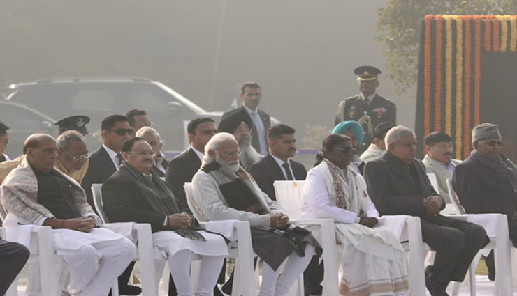 प्रधानमंत्री सहित अन्य नेताओं ने दी अटल बिहारी वाजपेयी को श्रद्धांजलि