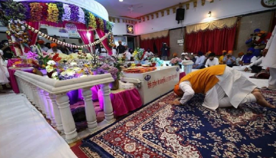 गुरु ग्रंथ साहिब जी के प्रकाश पर्व पर पीएम मोदी ने दी शुभकामनाएं, करुणा और सेवा के मार्ग पर चलने का किया आह्वान