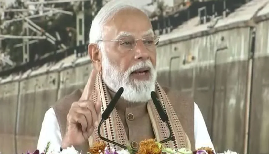 ‘कांग्रेस तो पहले से ही नंगी है’, AI समिट में शर्टलेस विरोध पर पीएम मोदी का तीखा प्रहार