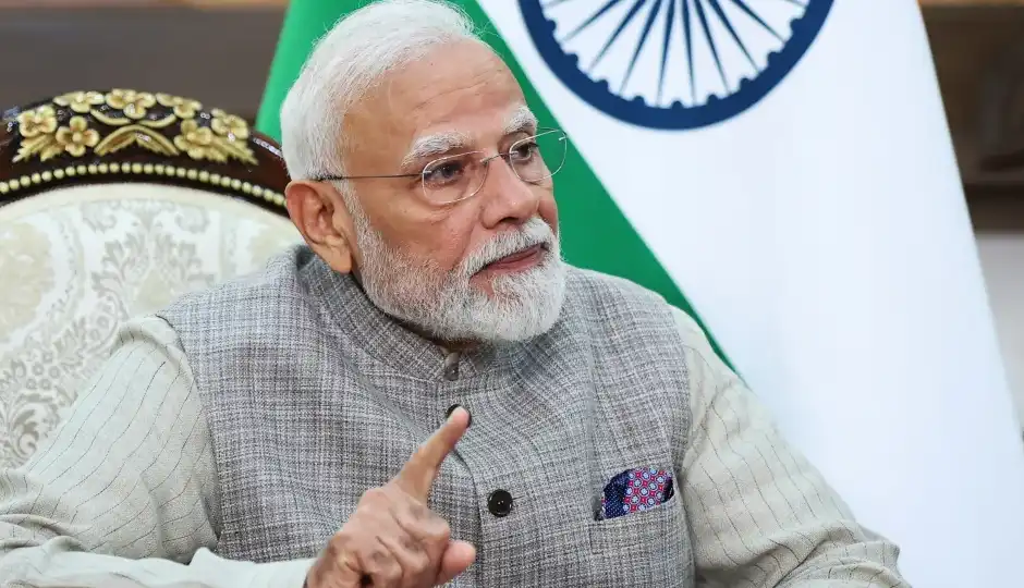 शहबाज के सामने PM मोदी ने आतंकवाद पर साधा निशाना, बोले- जड़ से खत्म करना होगा पूरा नेटवर्क