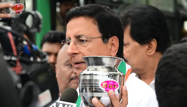 PM मोदी की रैली में कांग्रेस ने दिखाया 'खाली मग' अखबार वाला विज्ञापन, भाजपा ने किया पलटवार lok sabha election 2024,narendra modi campaign,bjp rally karnataka,congress election strategy,election updates karnataka,political campaigns 2024,karnataka constituency news,modi vs congress campaign,bjp election agenda,lok sabha voting trends