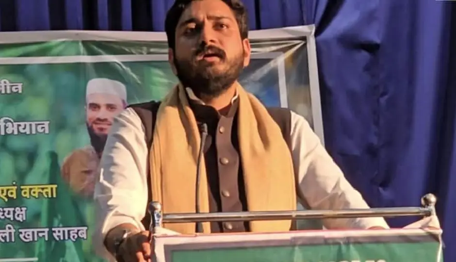 एकनाथ शिंदे के बयान से AIMIM में उबाल, ओवैसी की पार्टी ने दिया तीखा जवाब—'भारत में नहीं तो क्या पाकिस्तान जाकर चुनाव लड़ेंगे?'