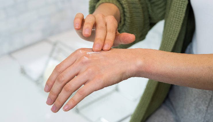 hot oil manicure benefits,beauty benefits of hot oil nails,hot oil treatment for nails,manicure with hot oil advantages,benefits of hot oil for nail care,nail health with hot oil manicure,hot oil nail treatment benefits,hot oil nail therapy advantages,nourishing nails with hot oil,hot oil manicure for nail health