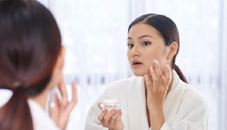 winter skincare tips,dry skin remedies,flaky skin treatment,natural skin hydration,skincare routine for winter,itchy skin relief,healthy winter skin,cold weather skincare,how to treat dry skin,skin care for all types,simple skincare tips,seasonal skin care,glowing skin in winter,best practices for dry skin