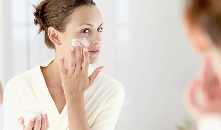 7 Benefits of Using Moisturizer Daily on Your Skin