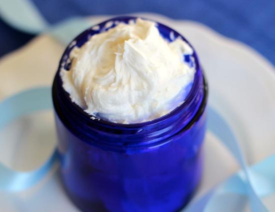 Take Care of Your Skin in Winters With These Home-made Moisturizers