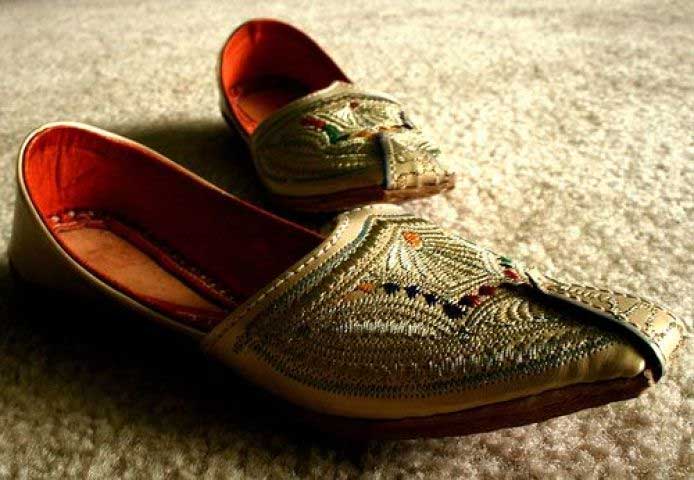 footwear for grooms,fashion tips,footwear according dress,footwear tips