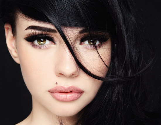 तिल जो व्यक्ति के धनवान और भाग्यशाली होने को दर्शाते हैं