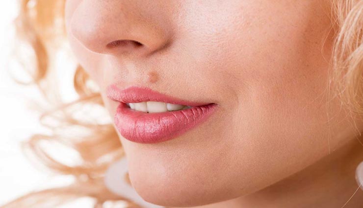 चेहरे के तिल बन सकते है खूबसूरती में कमी का कारण, ले इन मेकअप टिप्स की मदद