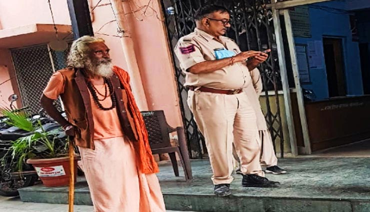 उदयपुर : पुष्कर आनंद महाराज पर लगे दवाई लेने आई युवती के साथ छेड़छाड़ के आरोप, मां को बहाने से भेजा बाहर