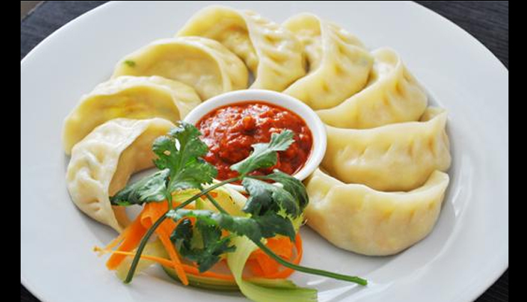 momos,chinese dishes,harmful effects of eating momos,dishes made up of finely ground flour,harmful effects of eating maida