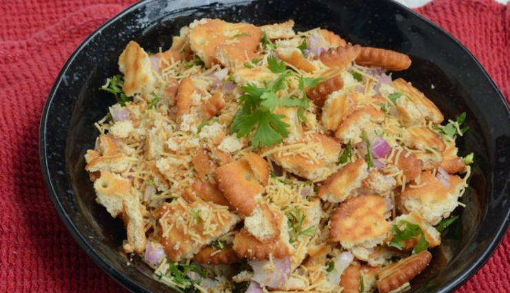 monaco biscuit recipes,easy recipes with monaco biscuits,creative snacks with monaco biscuits,no-bake monaco biscuit cake,quick monaco biscuit canapés,monaco chaat recipe,monaco biscuit sandwiches,easy bhel with monaco biscuits,simple party snacks ideas,fun recipes with monaco biscuits