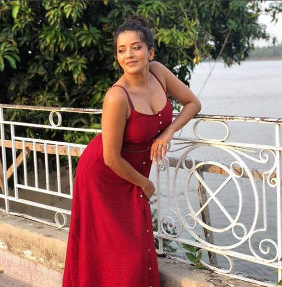 bigg boss,mona lisa,trolled,red dress