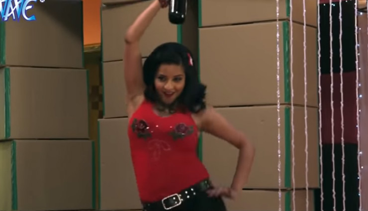 Bhojpuri Tadka : मोनालिसा के इस गाने ने यूट्यूब पर मचाया तहलका, देखे वीडियो 