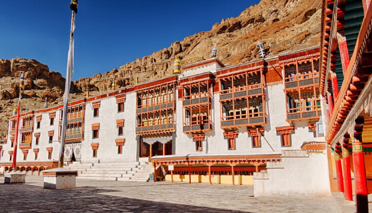 monasteries in ladakh,ladakh,thiksey monastery,likir monastery,hemis monastery,stakna monastery,diskit monastery,spituk monastery