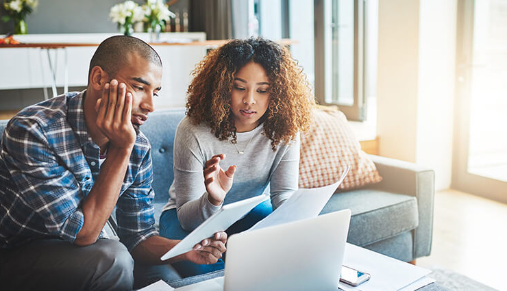 manage finances in marriage,financial planning for couples,couples budgeting tips,marriage financial advice,money management in marriage,financial goals for couples,open communication in marriage,avoiding financial stress,couples financial planning,marriage money tips