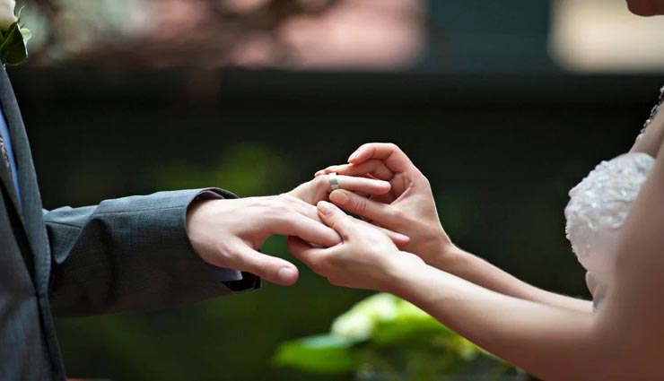 शादी का खर्चा निकालने के लिए शख्स ने डाला बैंक में डाका, मंगेतर ने ही पहुंचा दिया जेल