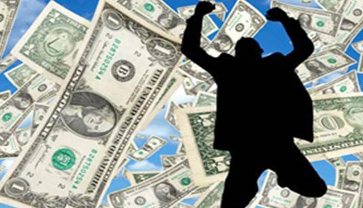 उधार के पैसों से खरीदी लॉटरी ने बना दिया मालामाल, पूरी कहानी हैरान करने वाली