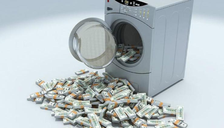 कहीं नोट पर तो नहीं कोरोना, शख्स ने वॉशिंग मशीन में धोकर ओवन में सुखाए डॉलर 
