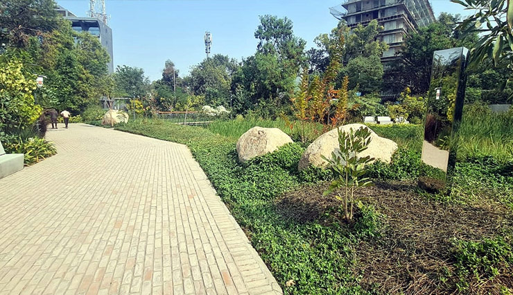 monolith,monolith in ahmedabad park,what is monolith,about monolith,weird news