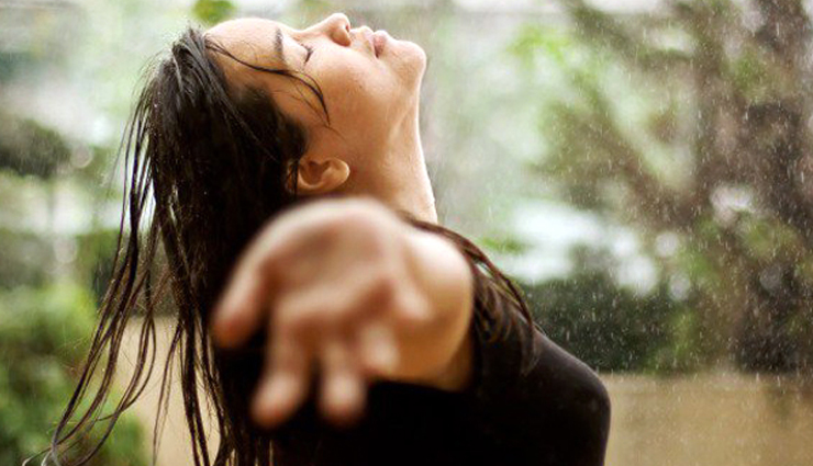 10 DIY Tips to Keep Your Hair Healthy During Monsoon
