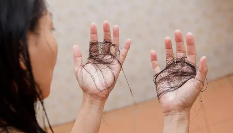 6 Tips To Control Hair Fall in Monsoon