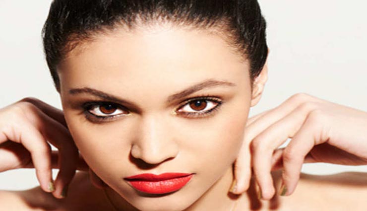 beauty tips,beauty tips in hindi,makeup according to skin,monsoon makeup tips,glowing skin tips