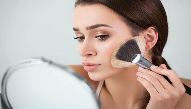 beauty tips,beauty tips in hindi,makeup according to skin,monsoon makeup tips,glowing skin tips