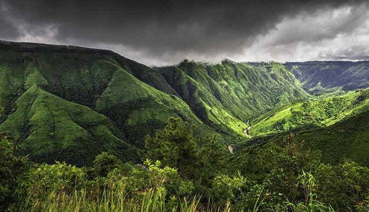 monsoon,monsoon places in india,india,destinations in india,amboli,maharashtra,malshej ghats,bhandardara,matheran,bhimashankar,agumbe,karnataka,coorg,chikmagalur,thenmala,kerala,munnar,kodaikanal,tamil nadu,ooty coonoor,araku valley,andhra pradesh,horsley hills,dhenkanal,odisha