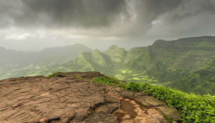 lonavala,kasara ghat,tamhini ghat,matheran,mahabaleshwar,places in maharashtra,monsoon places in maharashtra,monsoon destinations