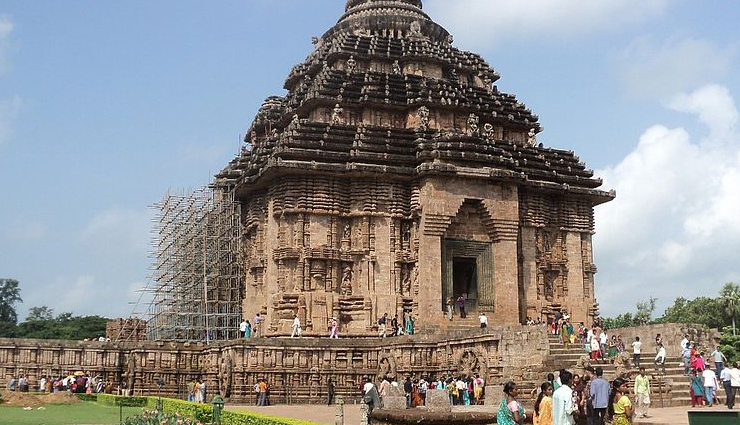 अपनी खूबसूरती और वास्तुकला के लिए जानी जाती हैं देश की ये 7 इमारतें, जरूर जाएं यहां घूमने 