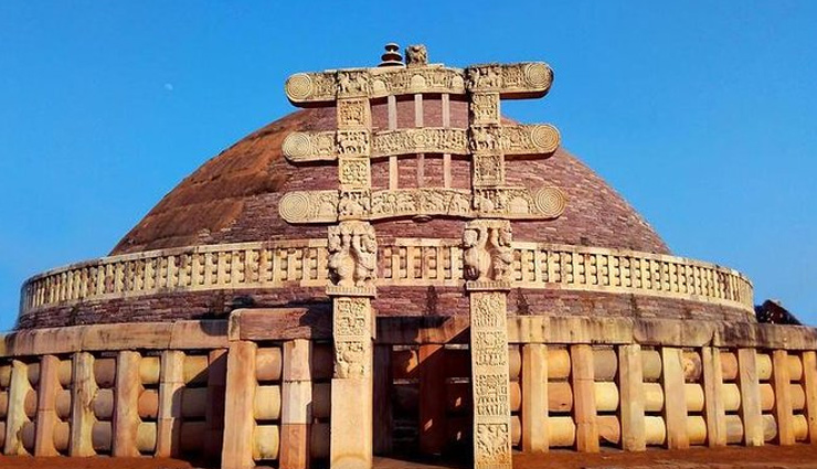 taj mahal,humayuns tomb,red fort,fatehpur sikri,sanchi stupa,mahabodhi temple complex at bodh gaya,india gate,qutub minar,basilica of bom jesus,monuments of hampi,monuments in india,monuments to reopen in india,covid 19 lockdown,coronavirus update