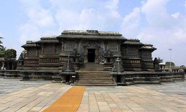 historical monuments,historical monuments of karnataka,karnataka,hampi group of monuments,hampi,pattadakal group of monuments,pattadakal,bidar fort city,bidar,hoysaleswara temple,halebidu,aihole historic temples,bagalkot