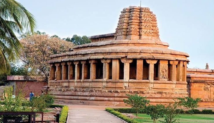historical monuments,historical monuments of karnataka,karnataka,hampi group of monuments,hampi,pattadakal group of monuments,pattadakal,bidar fort city,bidar,hoysaleswara temple,halebidu,aihole historic temples,bagalkot